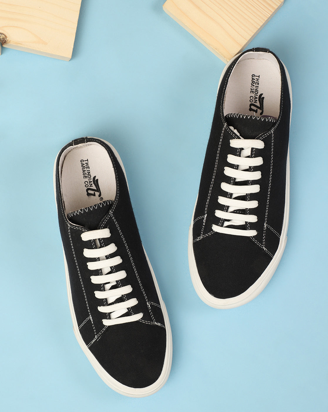 Black Lace-Ups Sneakers - 8 Black