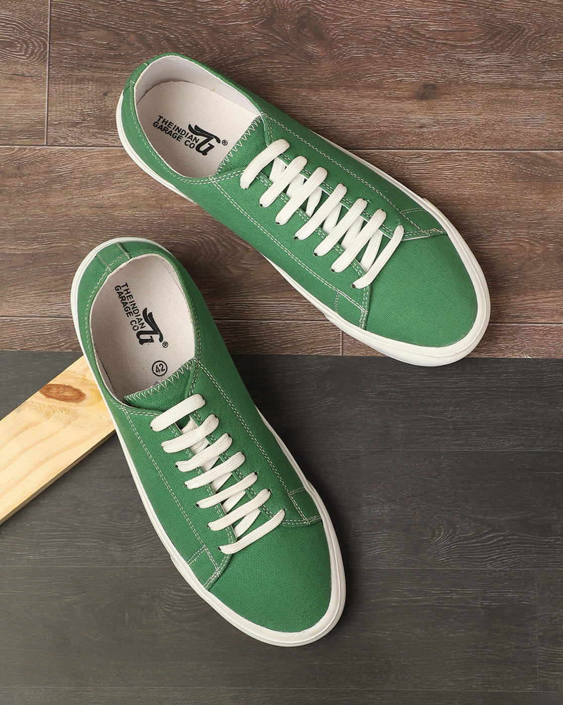 B.Green Lace-Ups Sneakers - 6 B.Green
